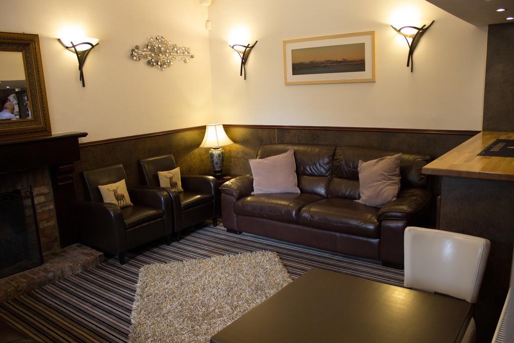 Bennachie Lodge Hotel Kemnay Exteriör bild