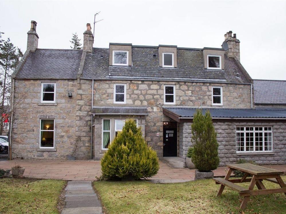 Bennachie Lodge Hotel Kemnay Exteriör bild